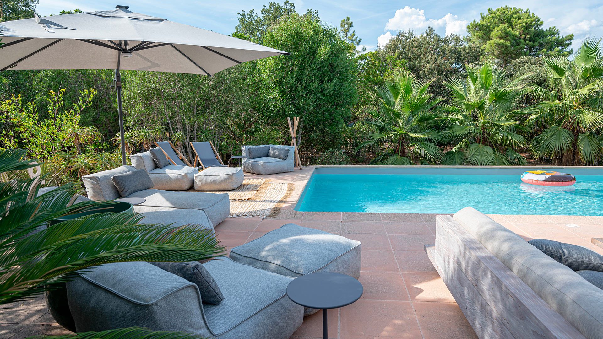 Une villa avec piscine en Corse du Sud