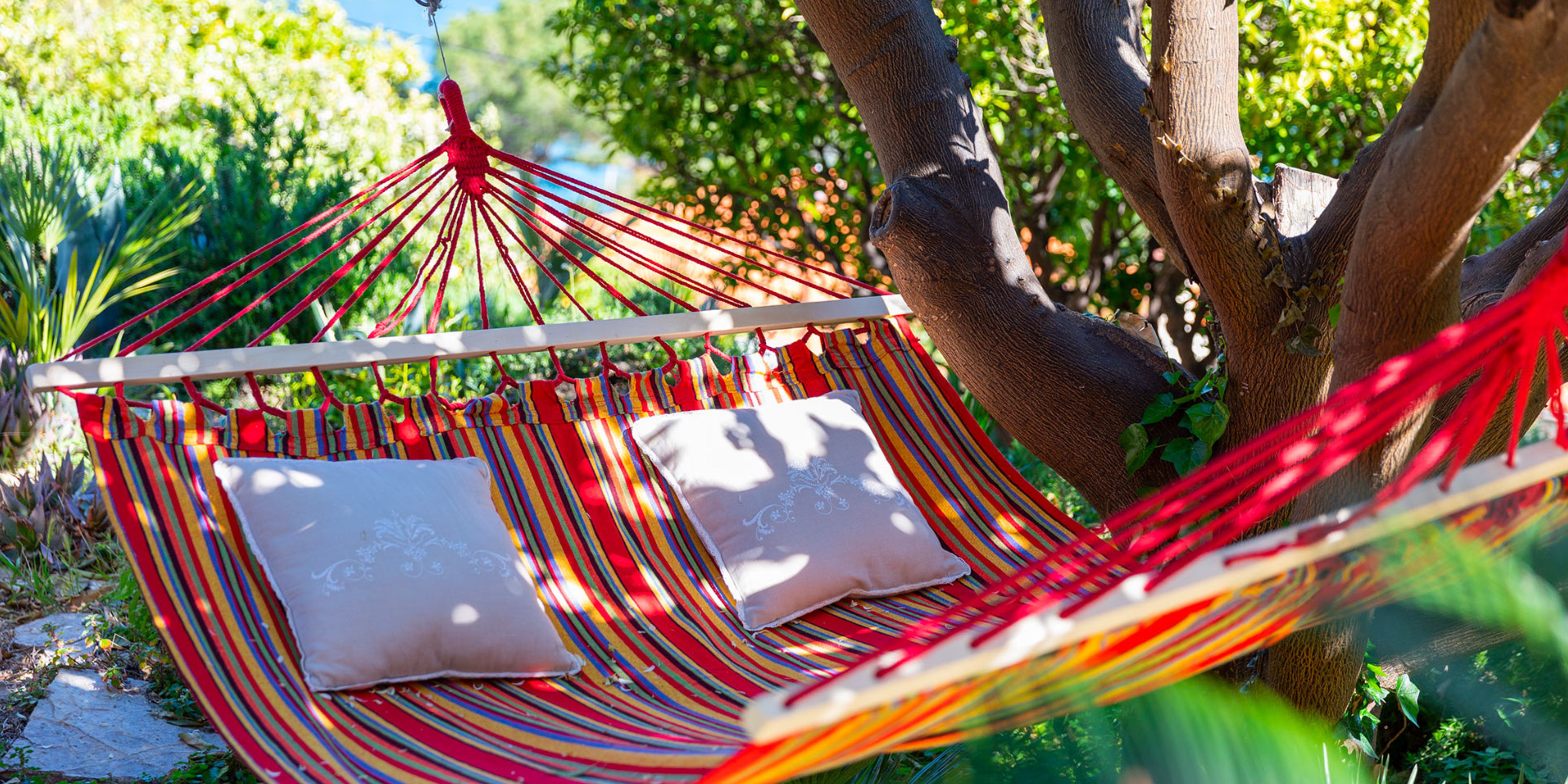 Un hamac pour des moments de détente sur la terrasse de la villa Pamara de Nice