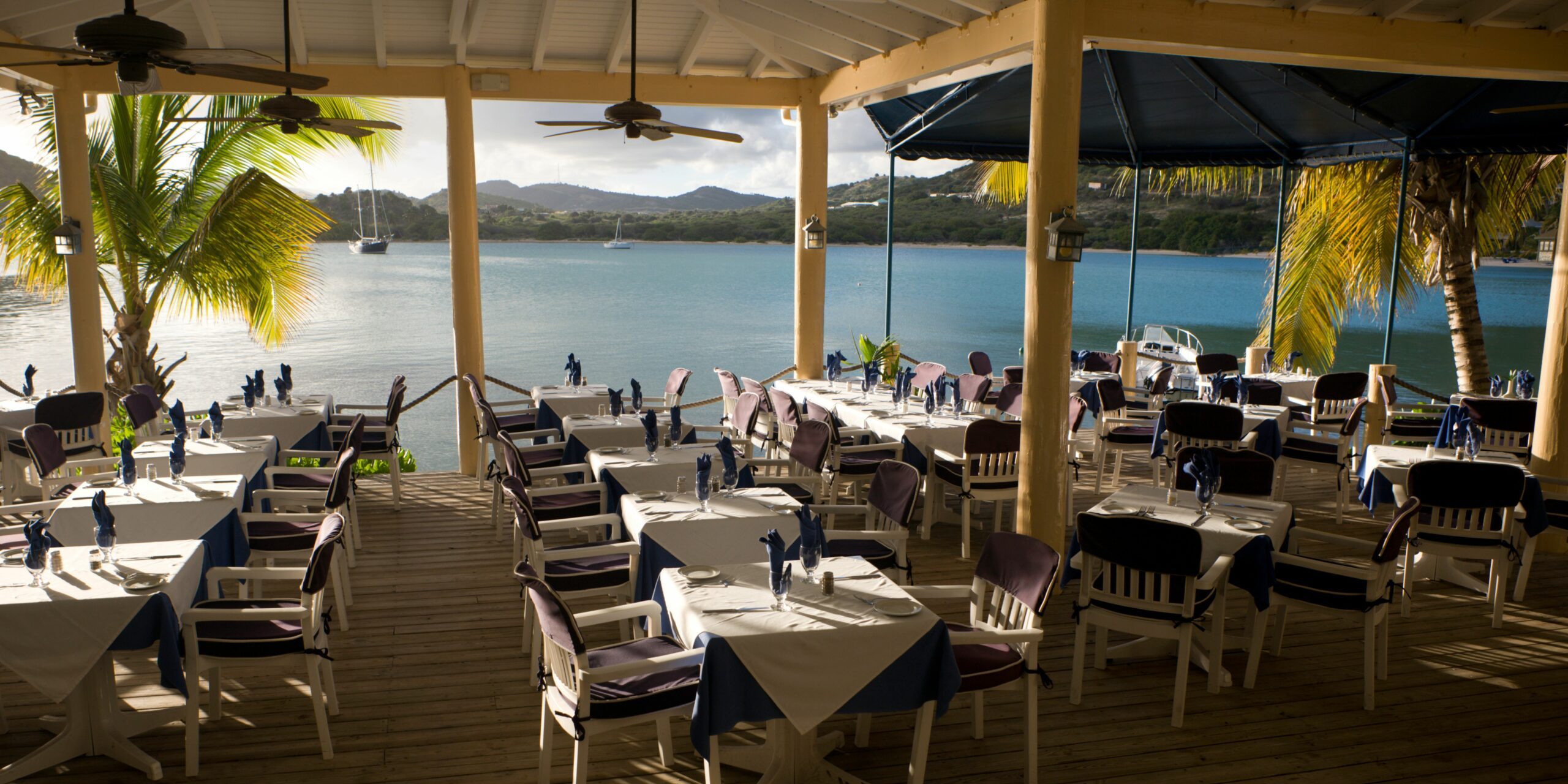 Un restaurant avec vue mer en Guadeloupe ou en Martinique