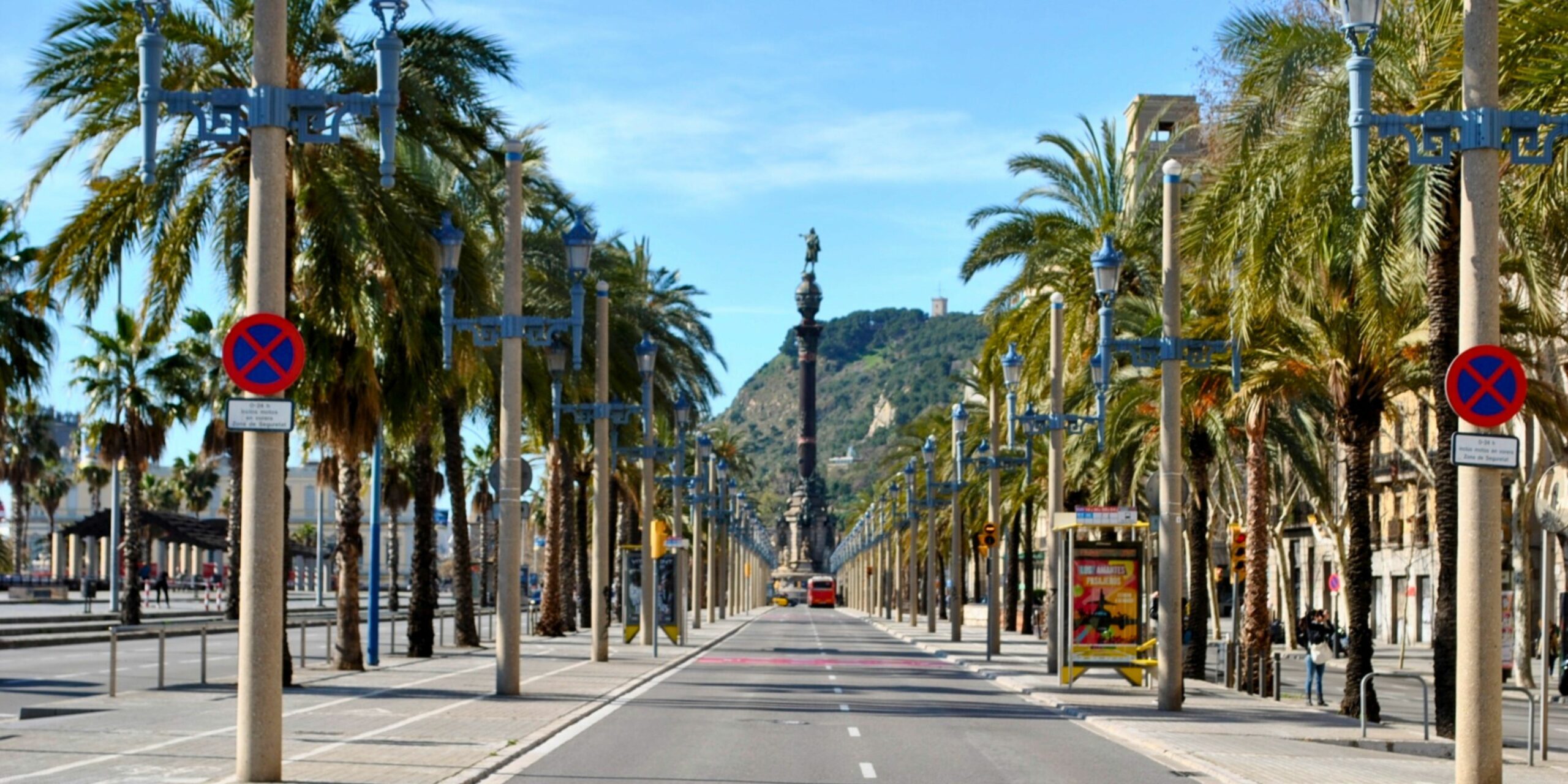 Une rue de Barcelone pour une visite en famille