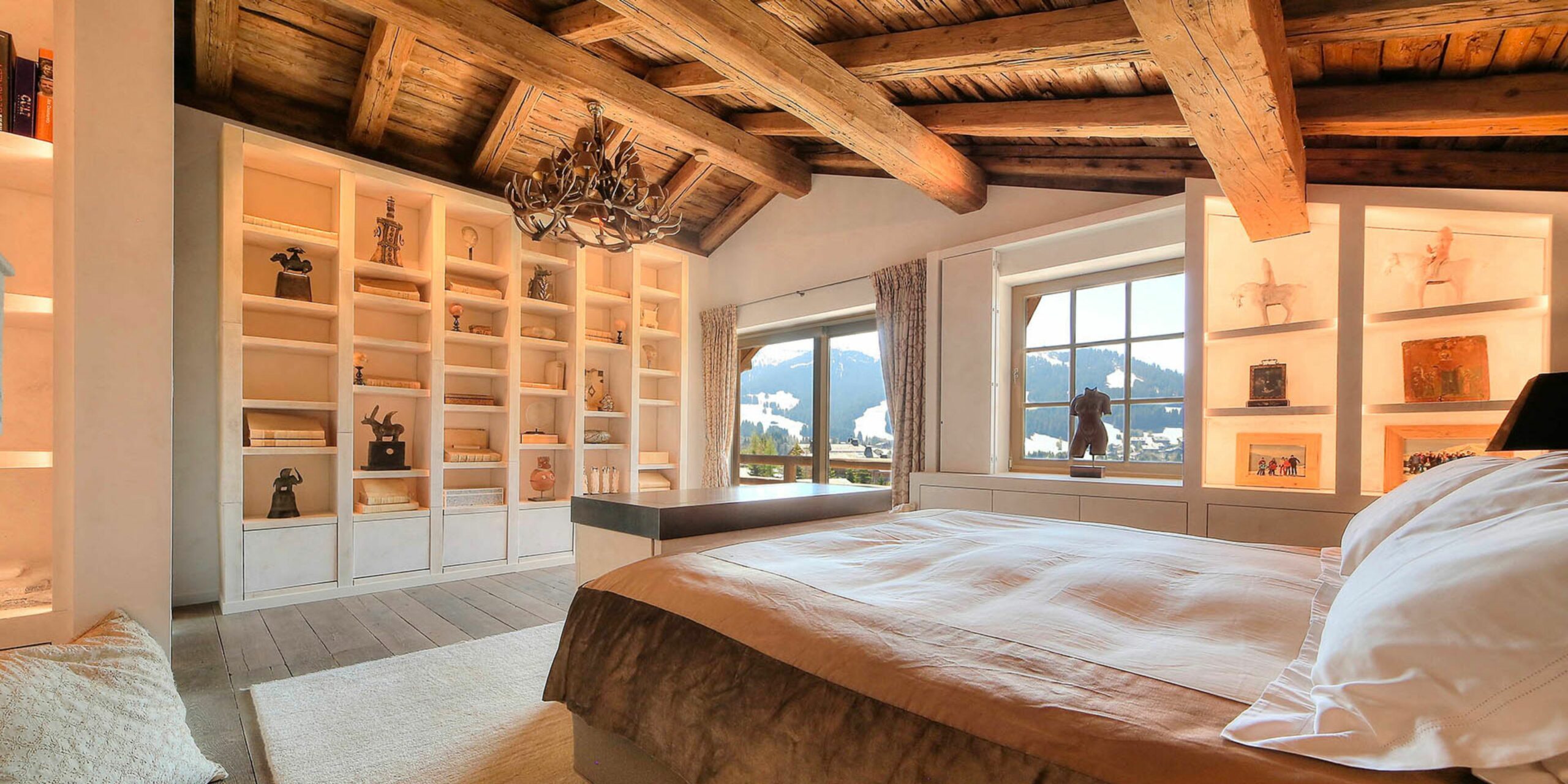 La chambre du chalet de luxe proche des pistes de ski à Megève