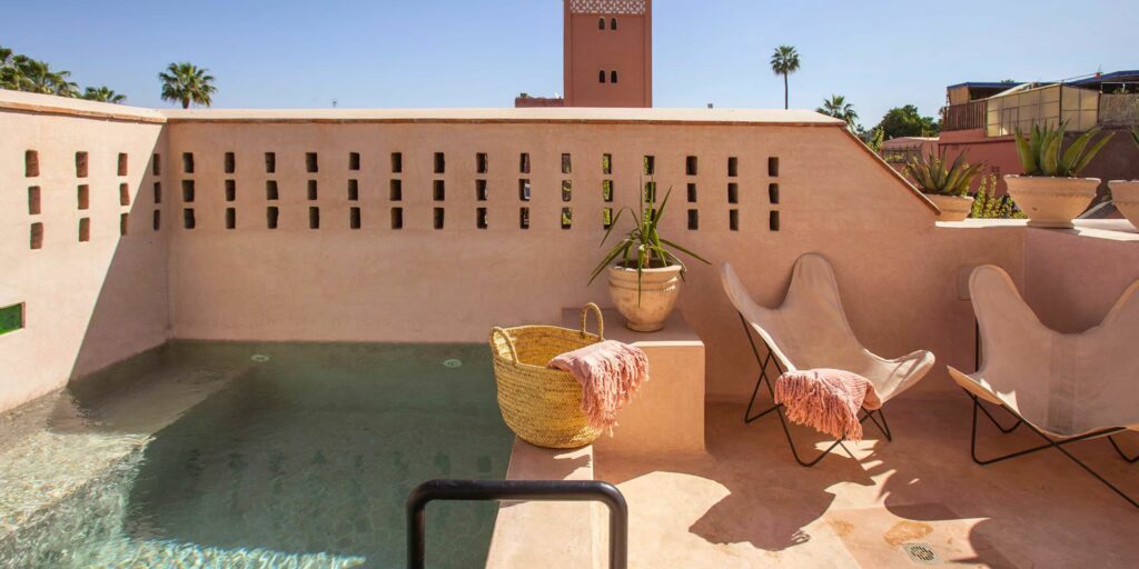 Un riad avec piscine sur le toit à Marrakech
