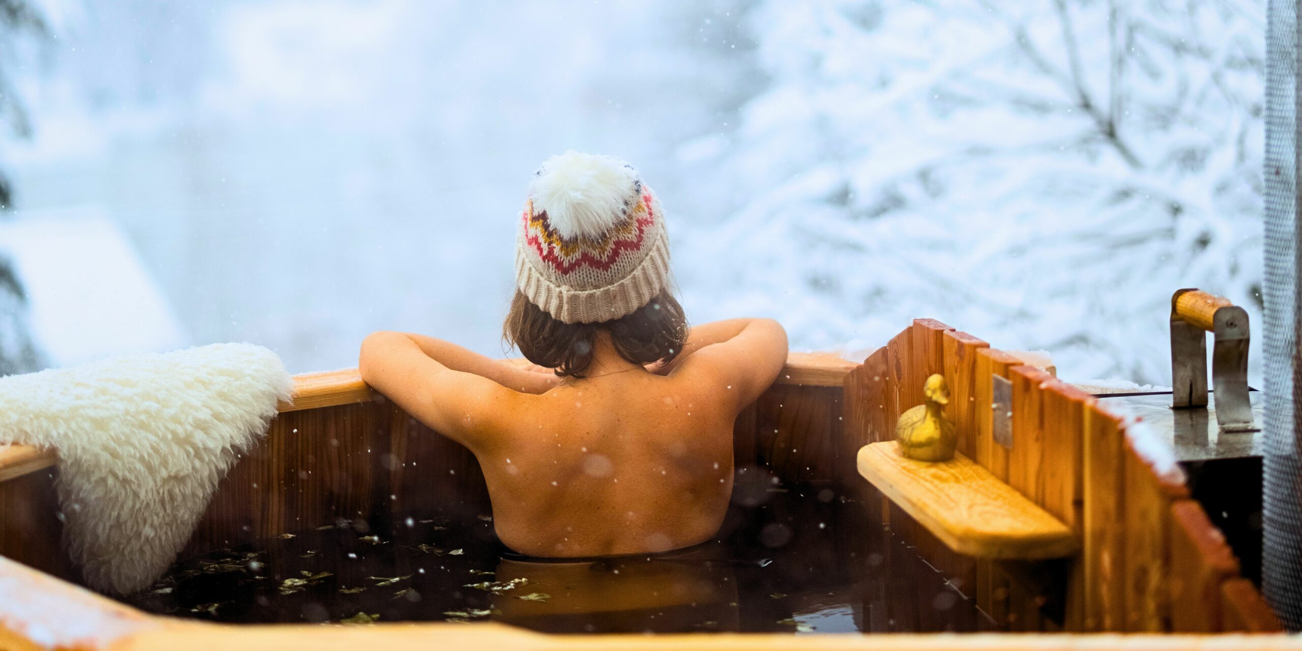 Le SPA de Megève avec hammam, sauna et bains extérieurs face au Mont Blanc
