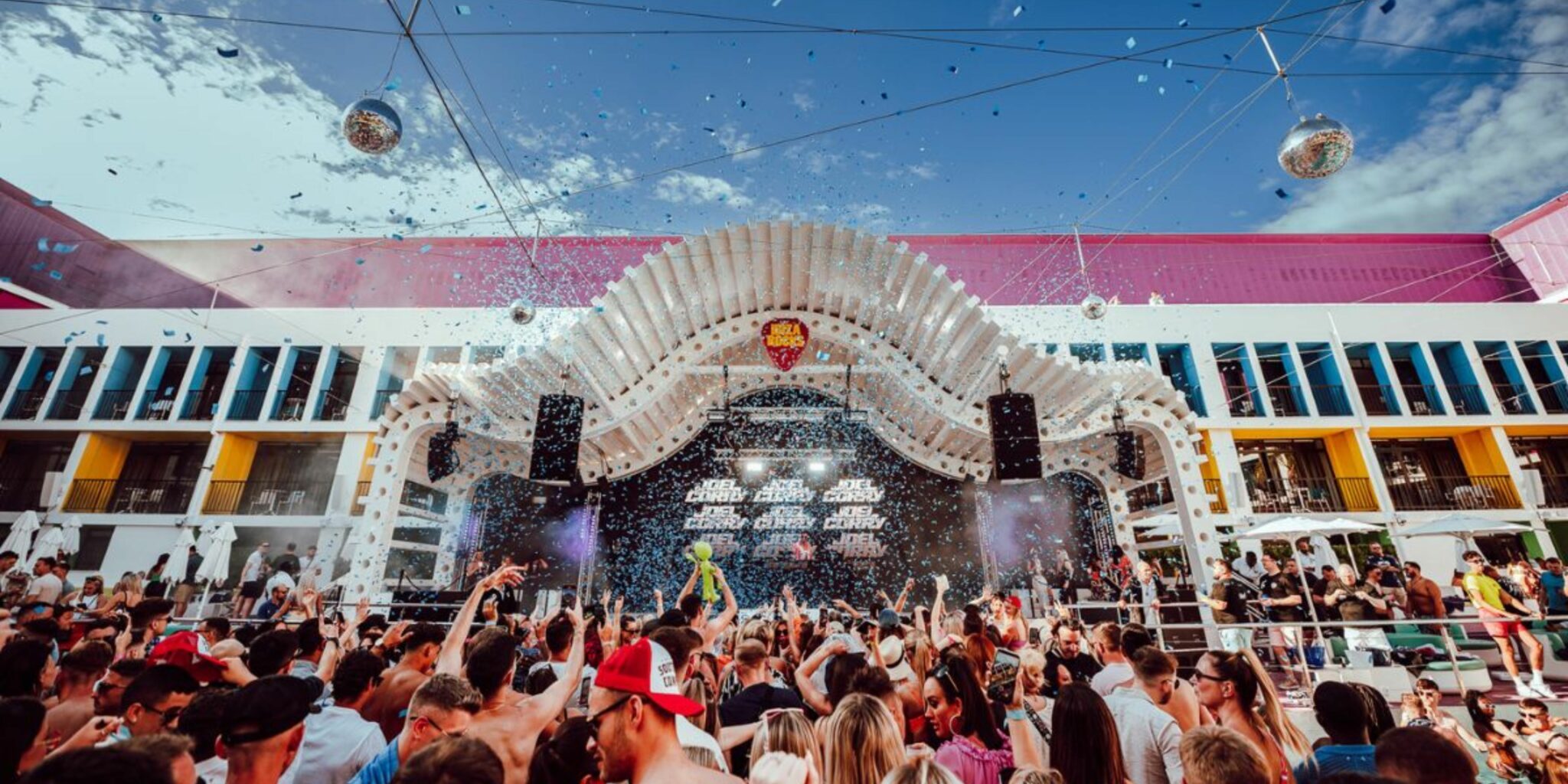 Boîtes de nuit à Les 18 meilleurs clubs de l’île festive
