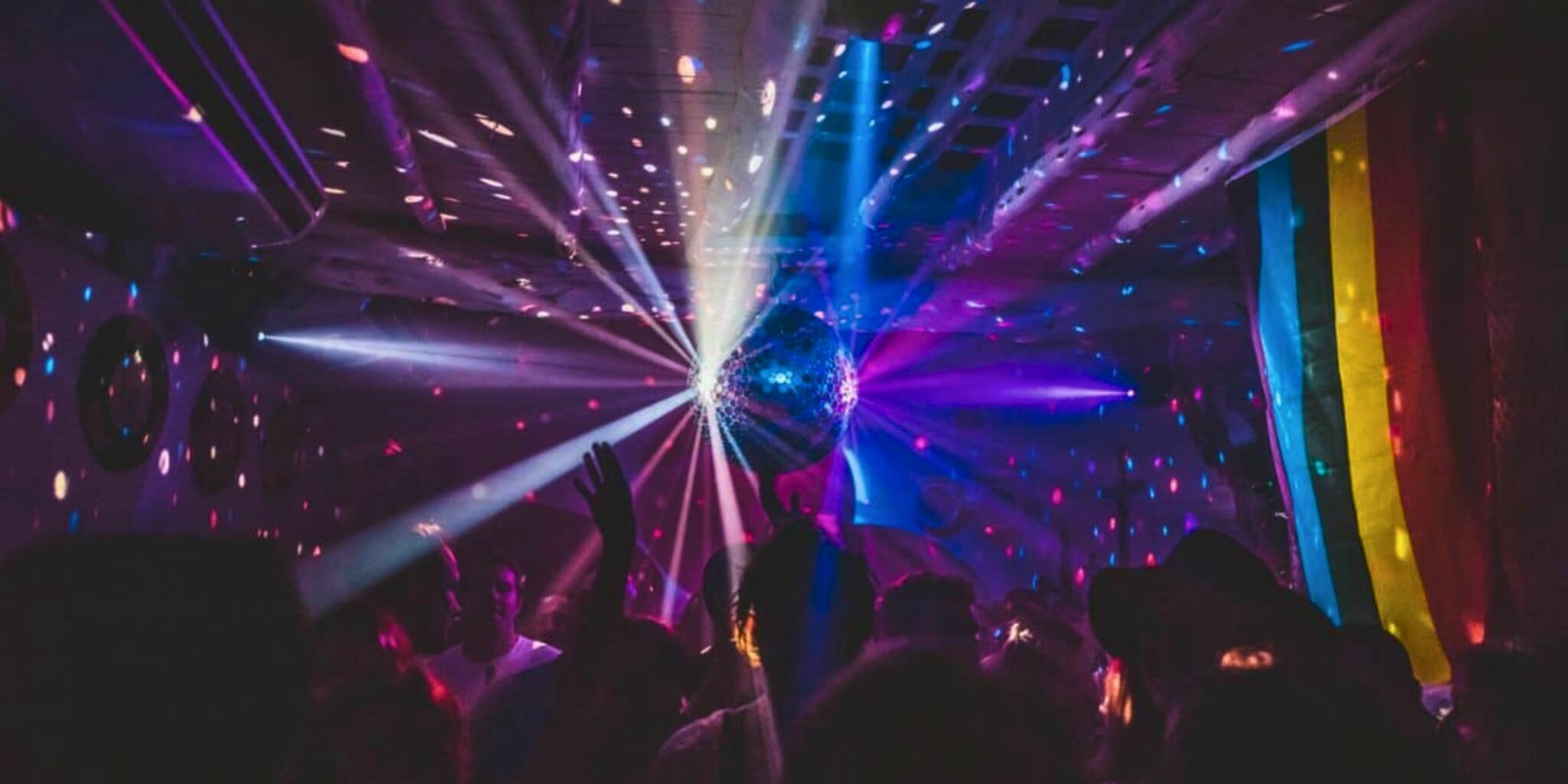 Boîtes de nuit à Les 18 meilleurs clubs de l’île festive