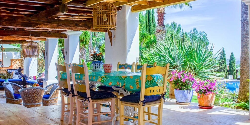La terrasse de la villa Namasté en location à Ibiza