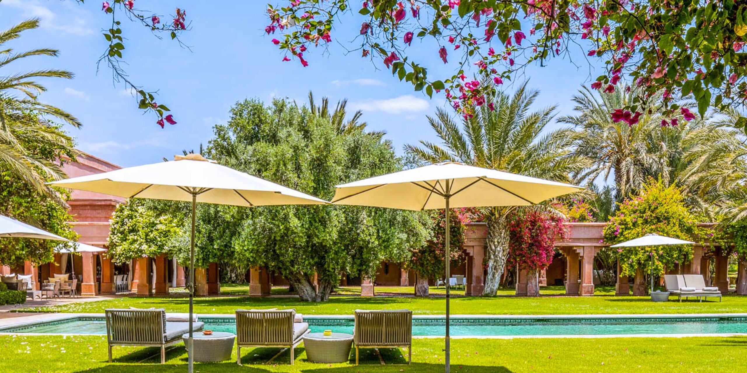 La piscine chauffée du riad de luxe 5 étoiles en location à Marrakech