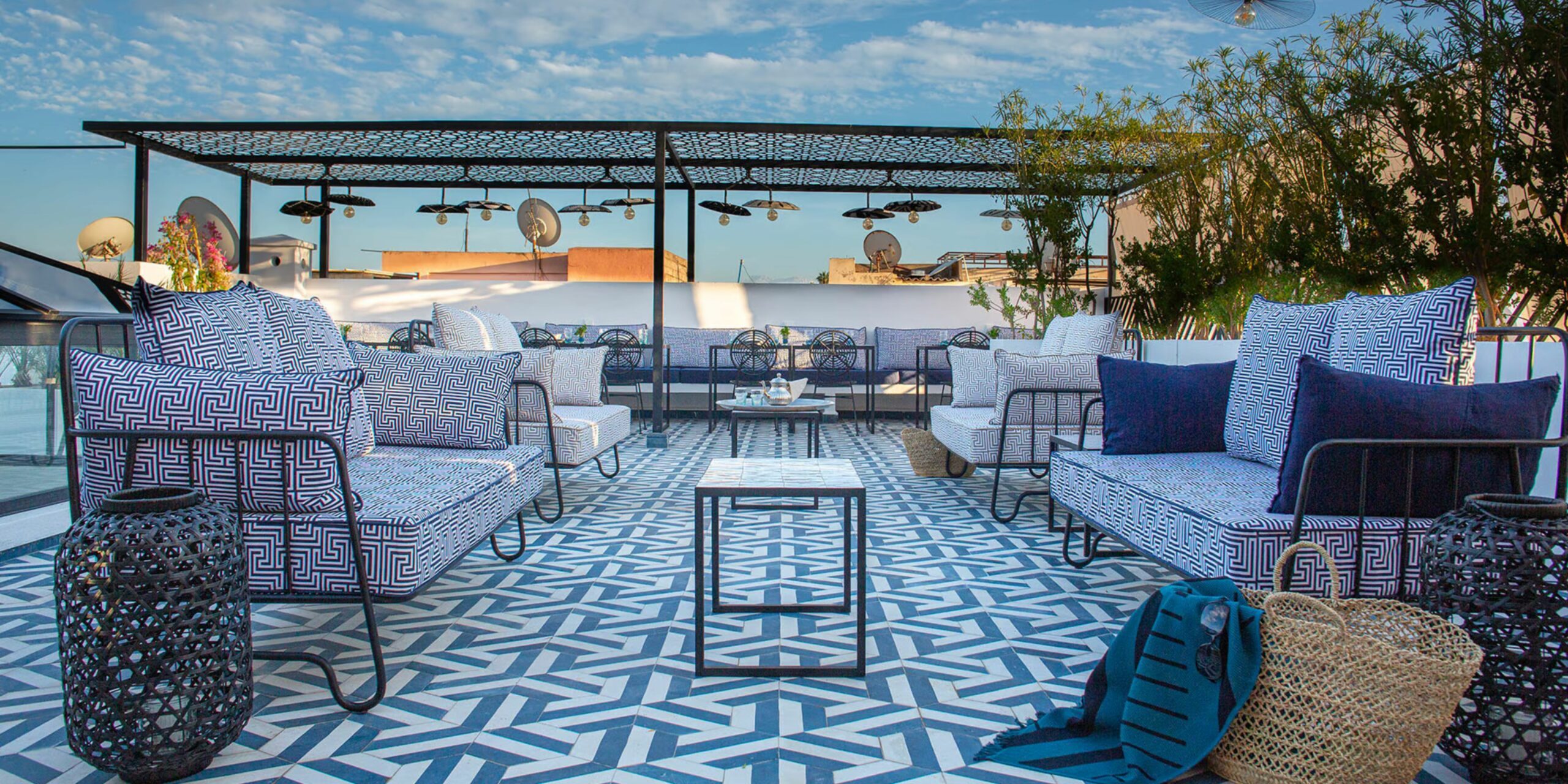 La terrasse de la villa de luxe dans la Médina de Marrakech