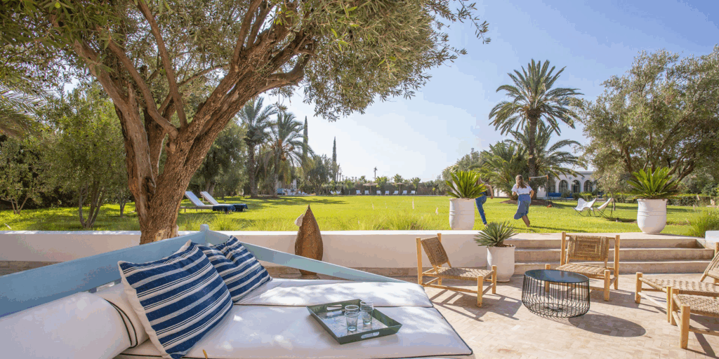 Le jardin de la villa pour groupe El Zagilda en location dans la Palmeraie de Marrakech