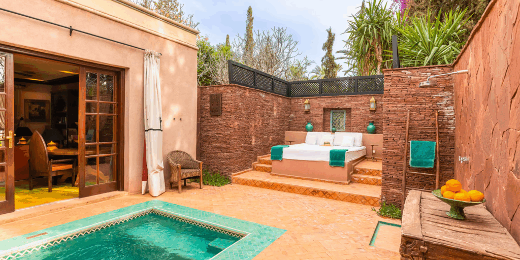 Le patio du riad de luxe Ezzahra dans la Palmeraie de Marrakech